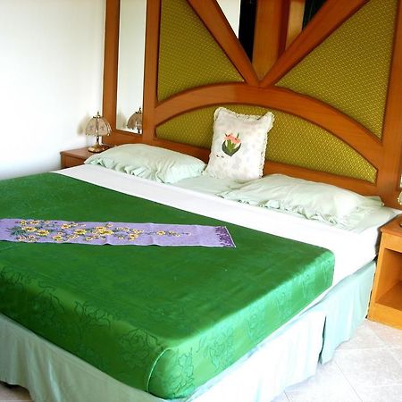 Waree'S Guesthouse Пхукет Екстер'єр фото