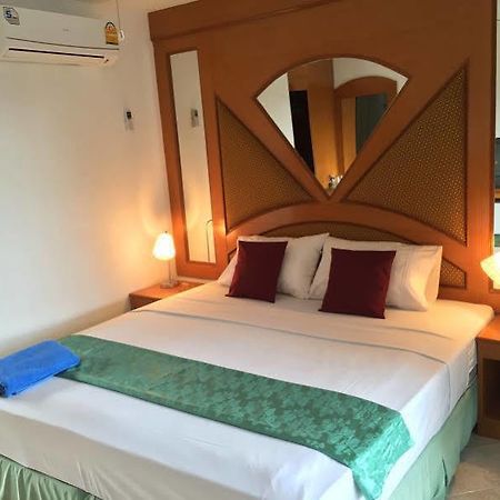 Waree'S Guesthouse Пхукет Екстер'єр фото